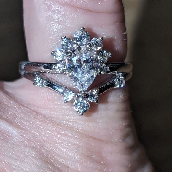 Vintage Beautiful CZ Ring Size 6 - Picture 4 of 4